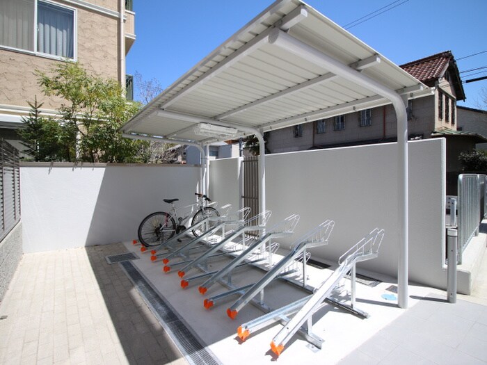 物件外観写真3　(駐輪場)