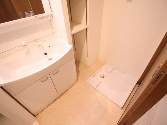 物件内観写真13　(洗濯機置場)