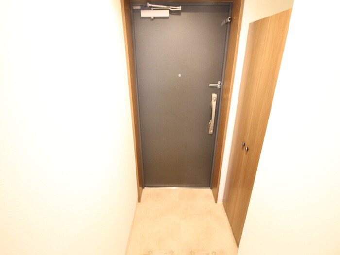 物件内観写真14　(玄関)