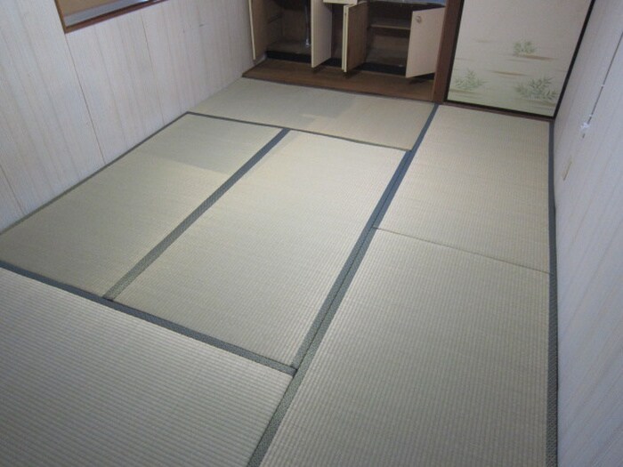 物件内観写真4　(居室)