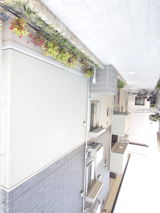 物件外観写真5　(エントランス部分)