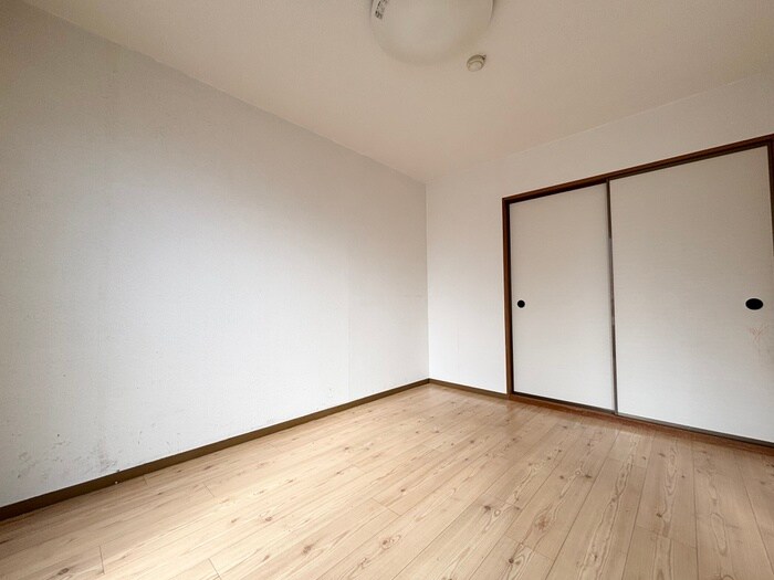 物件内観写真9　(居室)