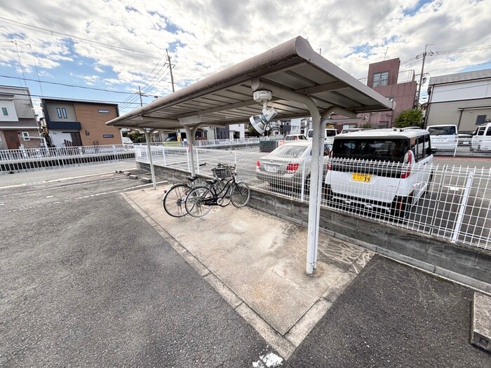 物件外観写真6　(駐輪場)