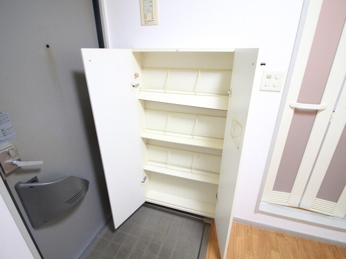 物件内観写真13　(靴箱)