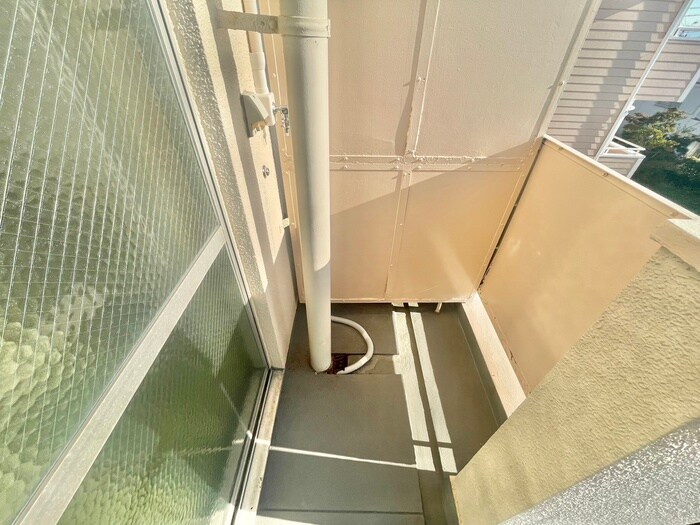 物件内観写真12　(洗濯機置場)