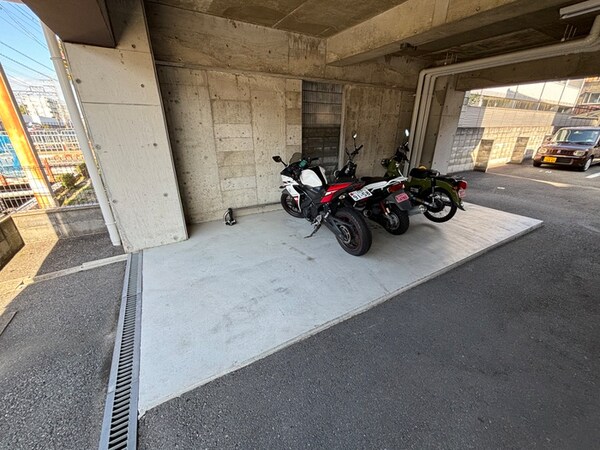 バイク置き場