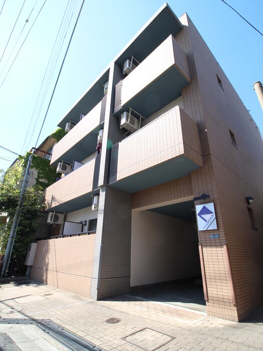 物件外観写真3　(駐車場)