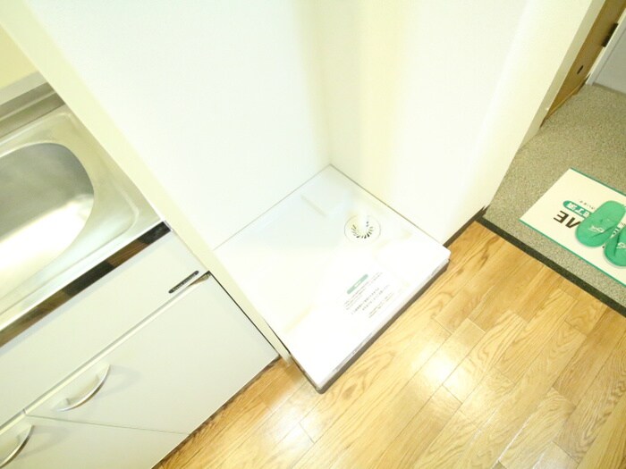 物件内観写真13　(洗濯機置場)