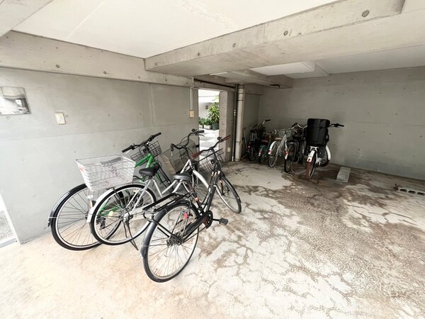 駐輪場