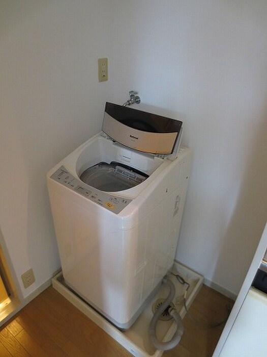 物件内観写真15　(洗濯機置場)