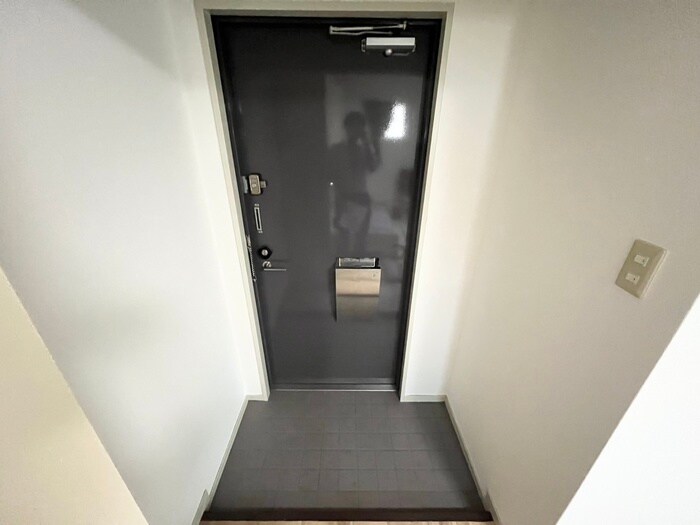 物件内観写真18　(玄関)
