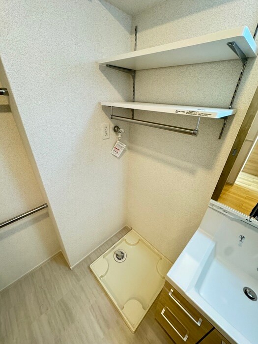 物件内観写真12　(洗濯機置場)