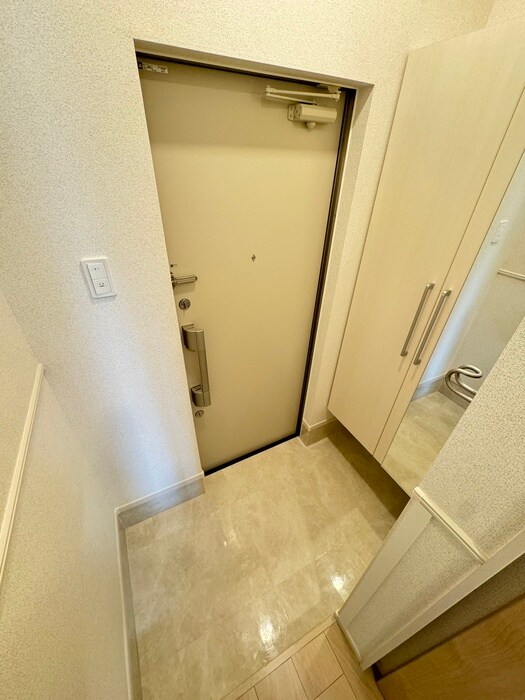 物件内観写真16　(玄関)