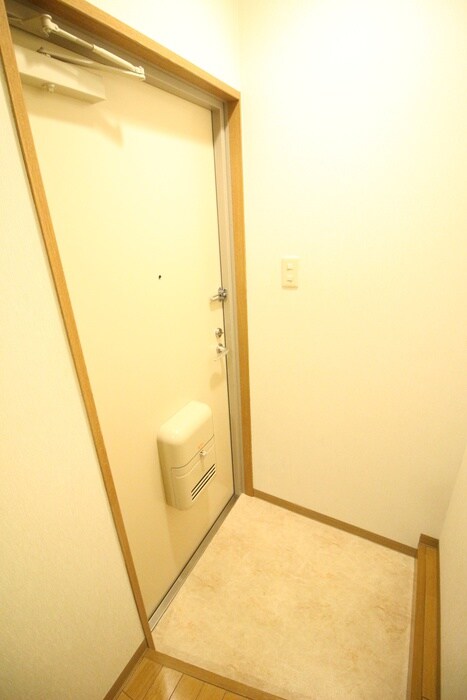 物件内観写真12　(玄関)