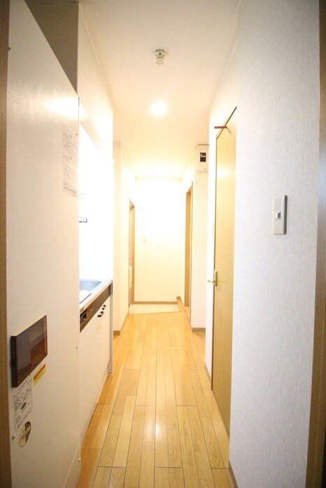 物件内観写真16　(廊下)