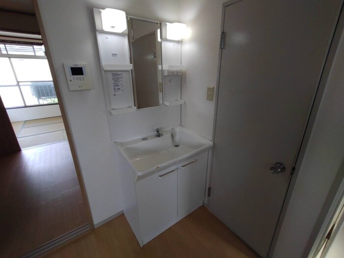 物件内観写真8　(洗面)