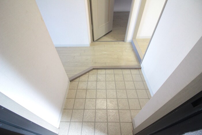 物件内観写真7　(玄関)