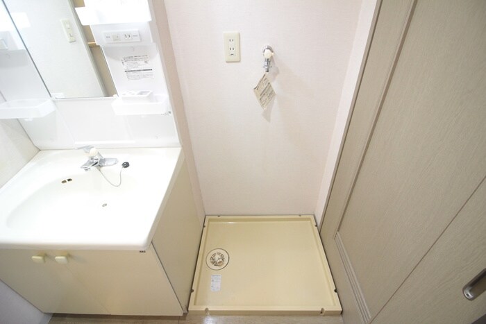 物件内観写真8　(洗濯機置場)