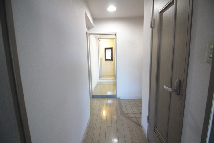 物件内観写真22　(廊下)