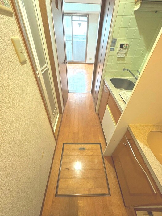 物件内観写真18　(廊下)