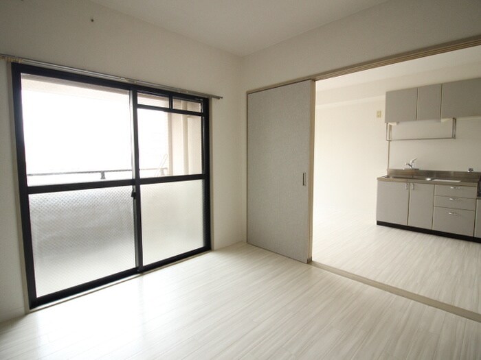 物件内観写真10　(居室)