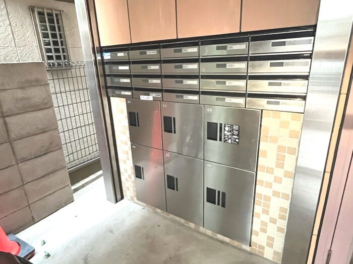 物件外観写真5　(駐車場)