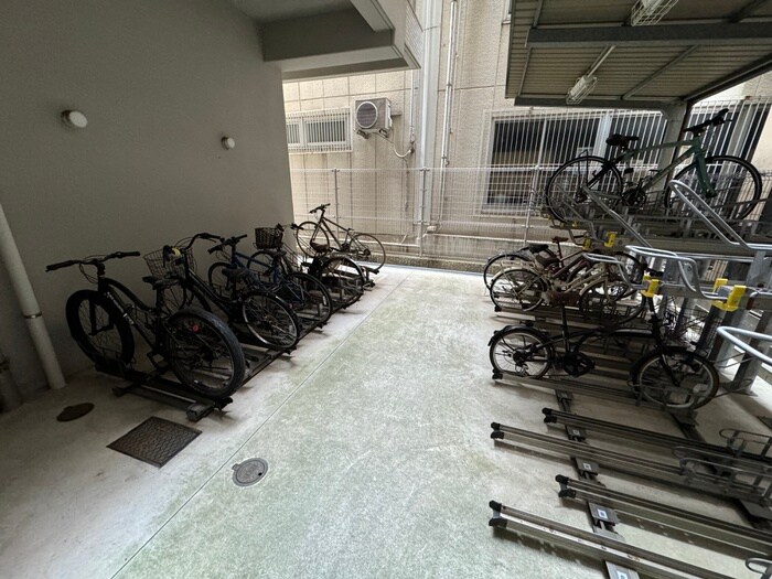 物件外観写真5　(駐輪場)