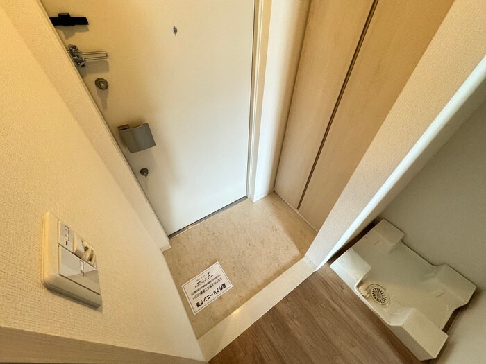 物件内観写真17　(玄関)