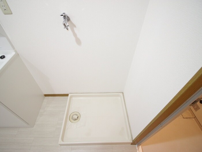 物件内観写真12　(洗濯機置場)