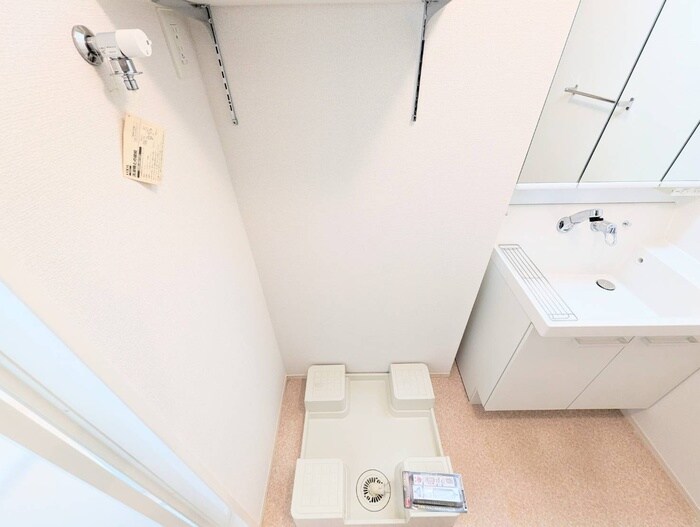 物件内観写真18　(洗濯機置場)