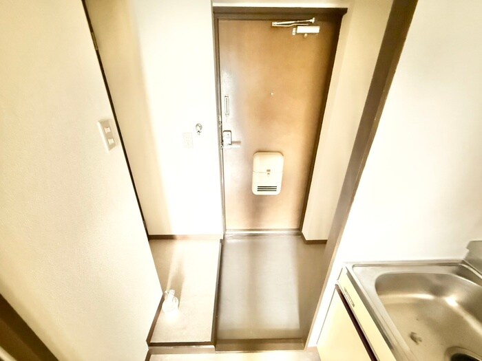 物件内観写真16　(玄関)