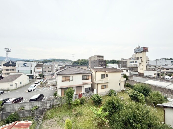 物件内観写真22　(室内からの展望)