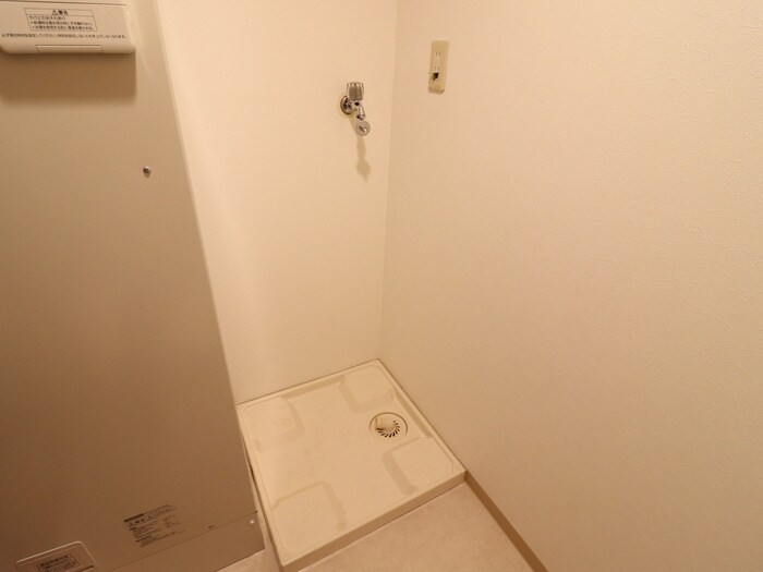 物件内観写真8　(洗濯機置場)