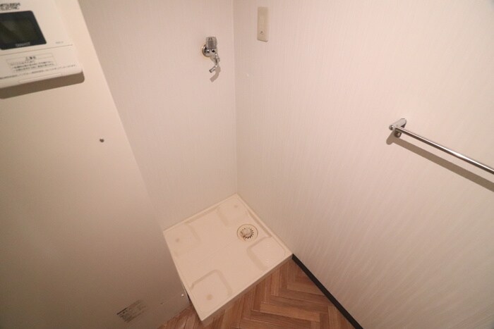 物件内観写真10　(洗濯機置場)