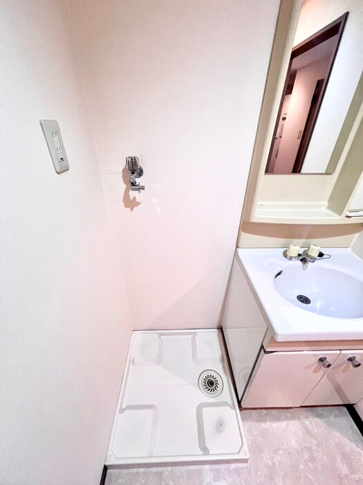 物件内観写真11　(洗濯機置場)