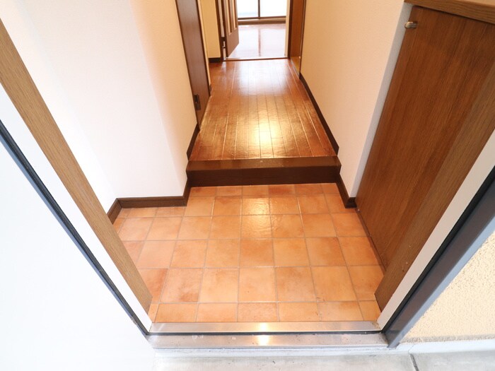 物件内観写真15　(玄関)