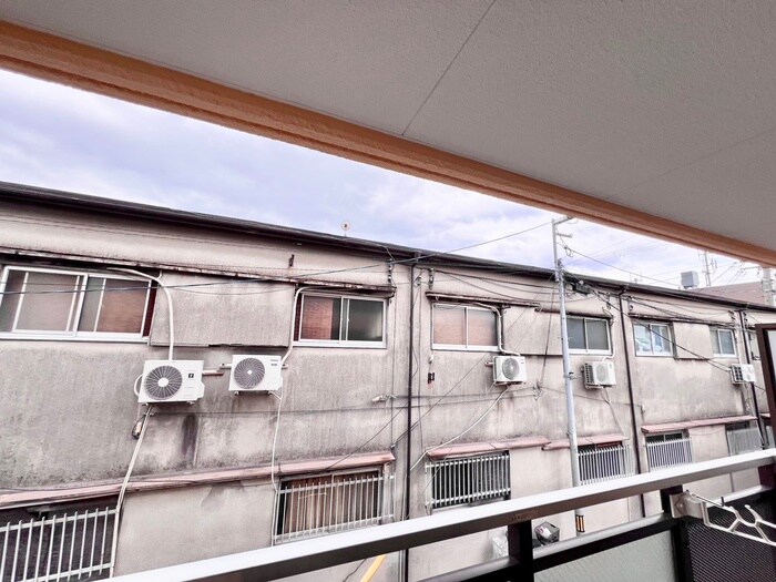 物件内観写真17　(室内からの展望)