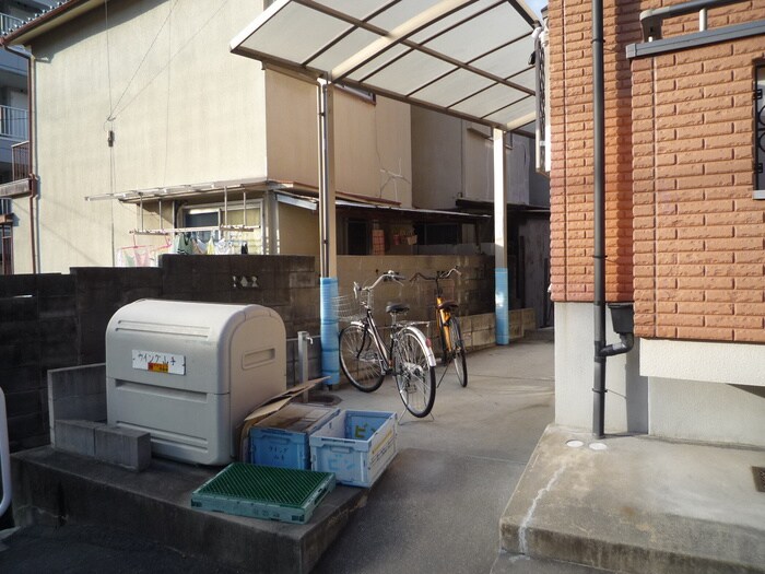 物件外観写真5　(駐車場)