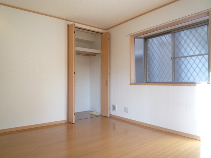 物件内観写真12　(収納)