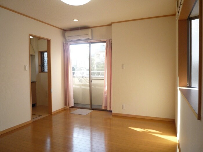 物件内観写真16　(室内からの展望)