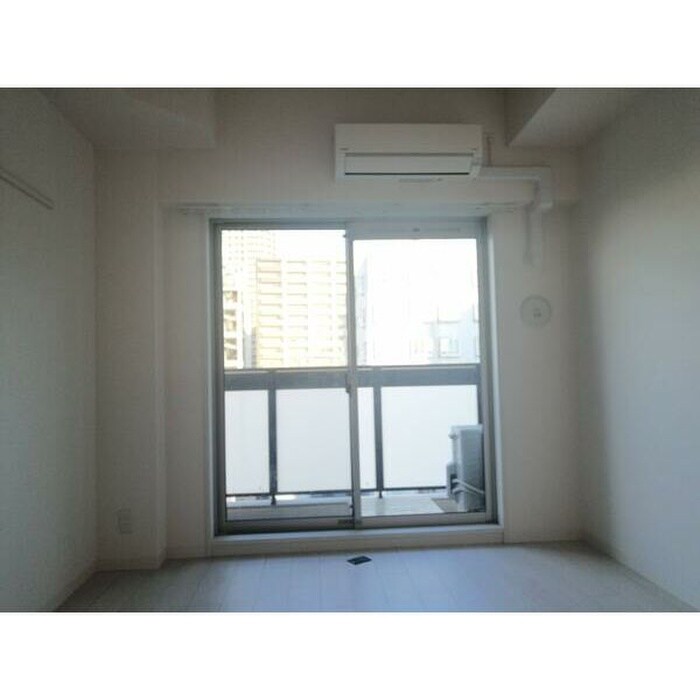 物件内観写真2　(居室)