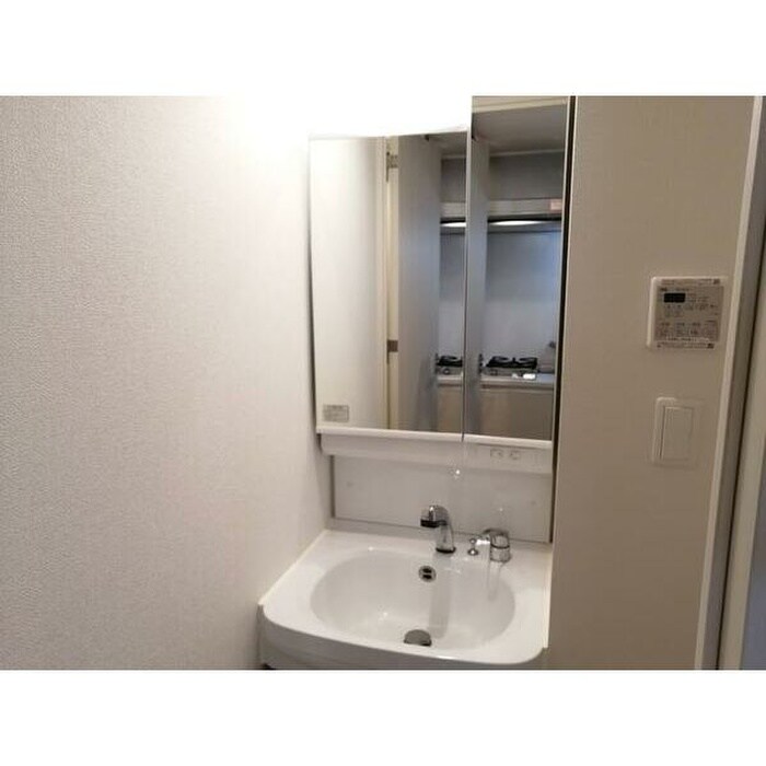 物件内観写真5　(洗面)