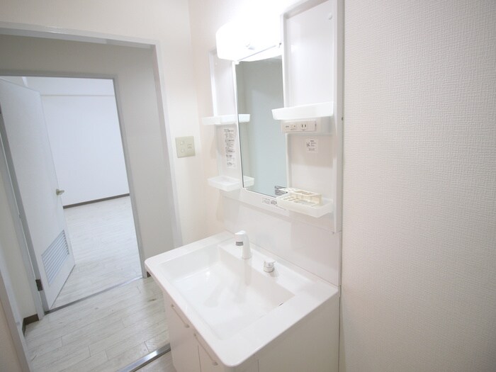 物件内観写真11　(洗面)