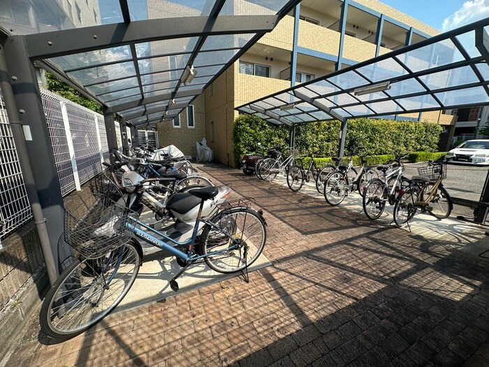 物件外観写真5　(駐輪場)