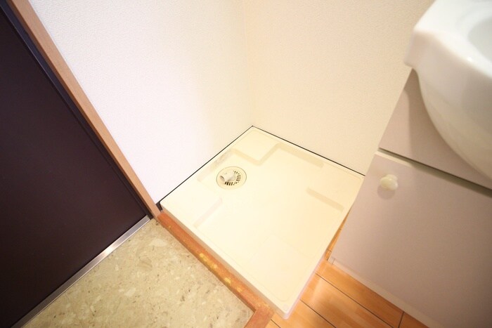 物件内観写真11　(洗濯機置場)