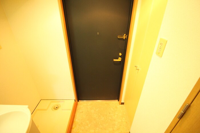 物件内観写真15　(玄関)