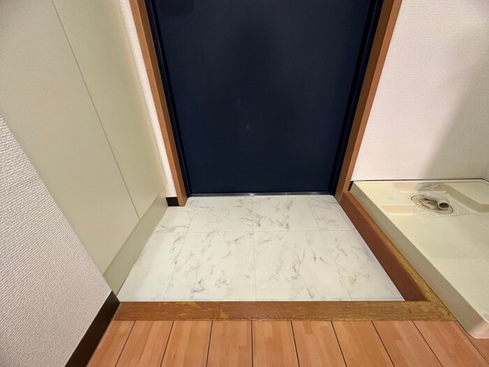 物件内観写真15　(玄関)