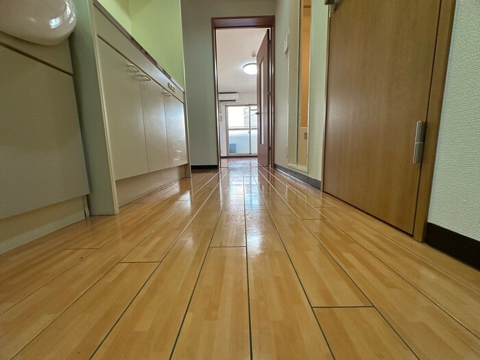 物件内観写真17　(廊下)
