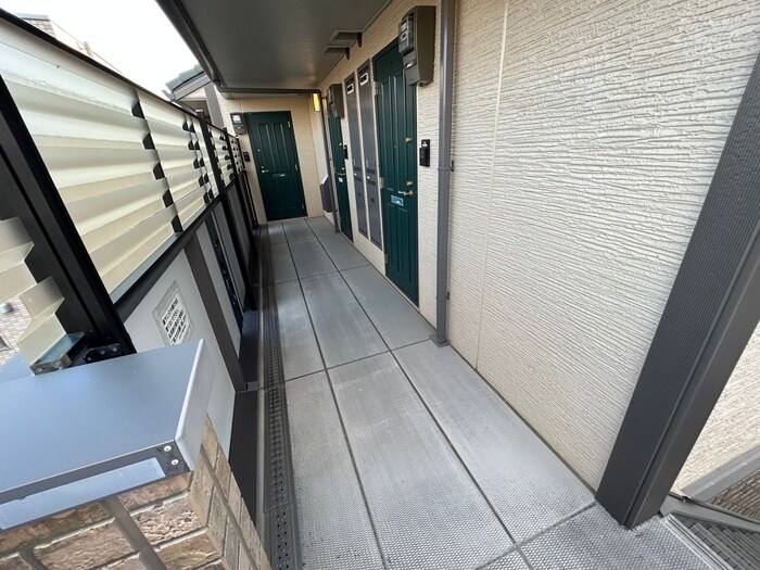 物件外観写真4　(エントランス部分)