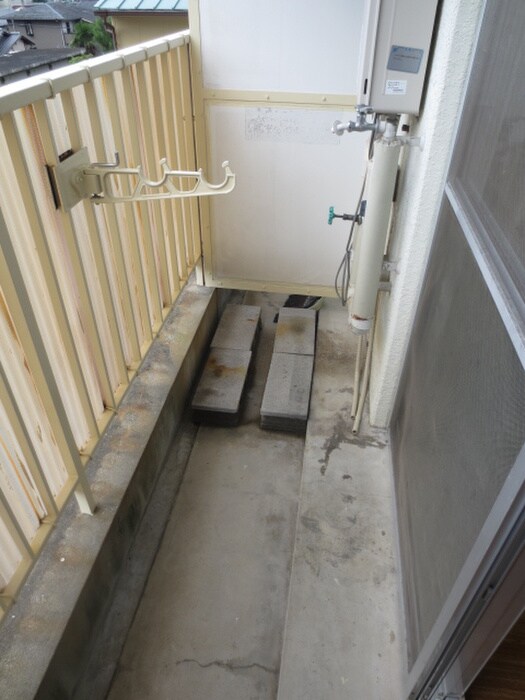 物件内観写真11　(洗濯機置場)